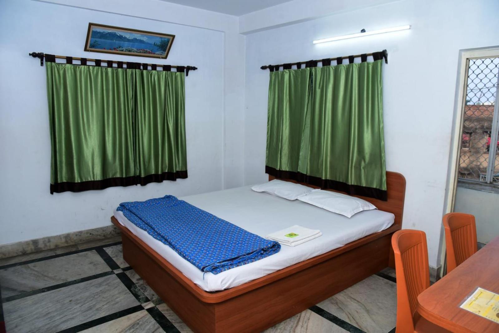 Janata Hotel Колката Екстериор снимка
